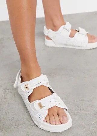 Белые сандалии из букле на массивной подошве в винтажном стиле Public Desire Carmen-Белый