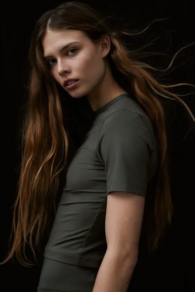 Укороченный спортивный топ drymove H&M, хаки