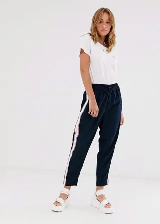 Брюки в полоску Monki sport-Черный