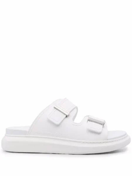 Alexander McQueen сандалии с пряжкой-логотипом, белый