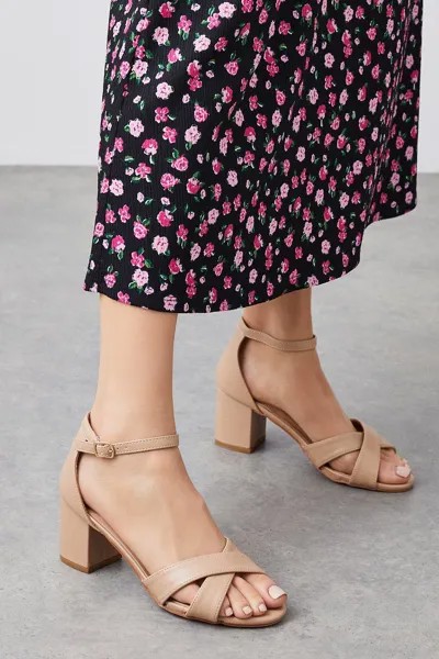 Хорошо для подошвы: очень широкие босоножки Annie на каблуке Dorothy Perkins, розовый