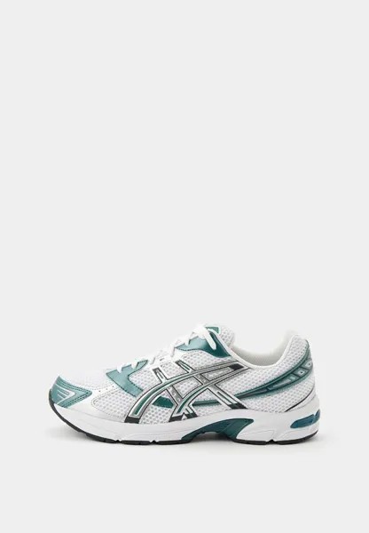 Кроссовки ASICS