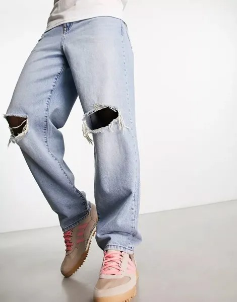 Голубые широкие джинсы с рваными коленями ASOS