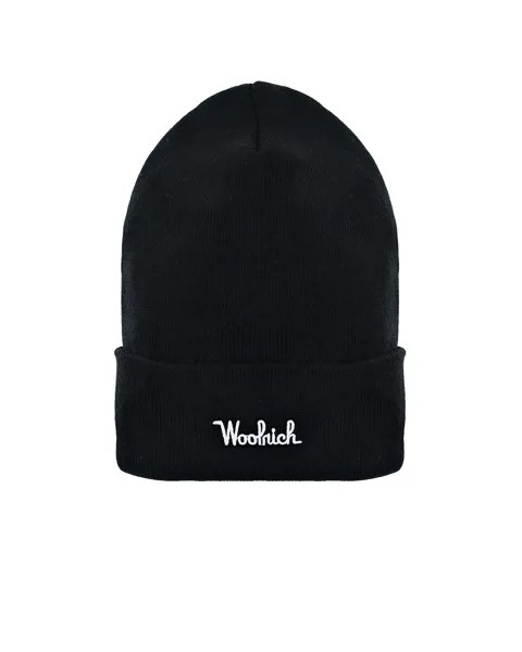 Черная шапка с белым логотипом Woolrich