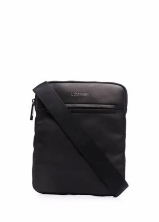 Calvin Klein сумка-мессенджер с тисненым логотипом