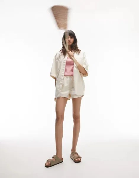Бежевые джинсовые шорты для бега Topshop