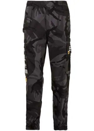 AAPE BY *A BATHING APE® спортивные брюки с камуфляжным принтом