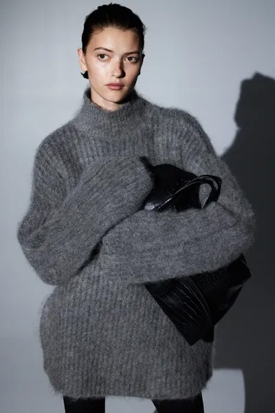 Свитер из смесового мохера с низким воротником-поло  H&M, серый