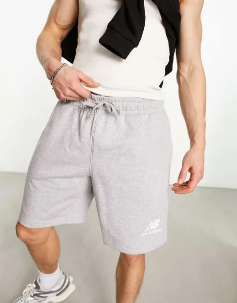 Серые флисовые шорты с логотипом New Balance Essentials