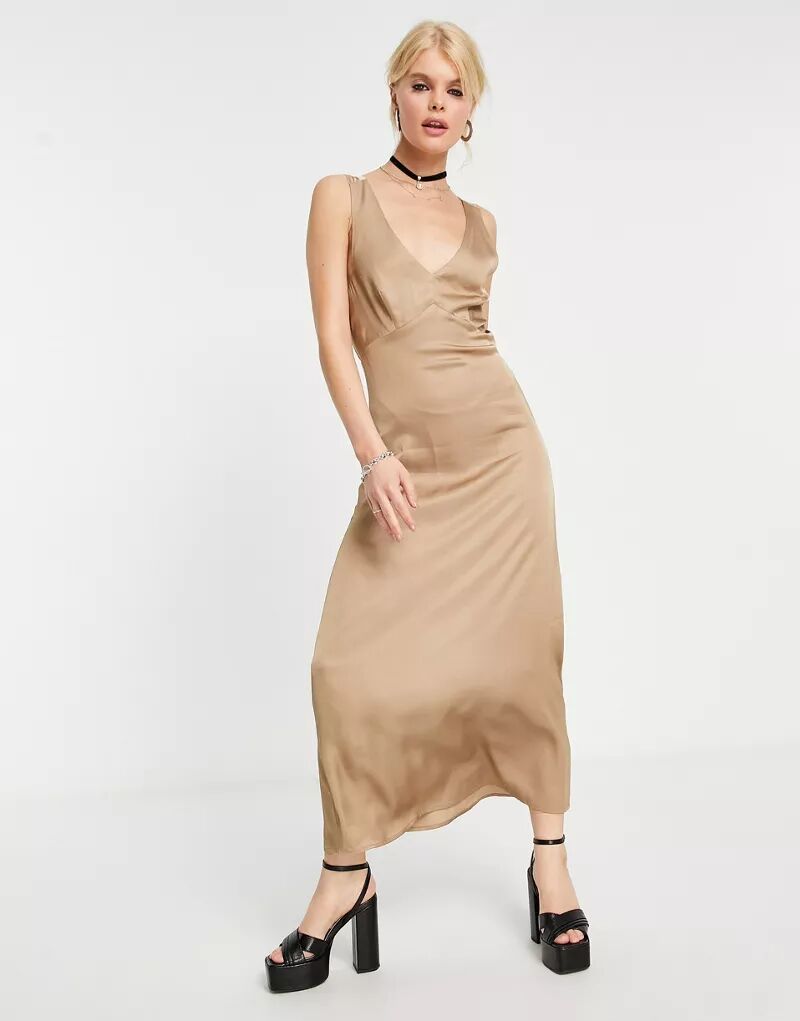 EDITED – Коричневое атласное платье макси с деталью на спине