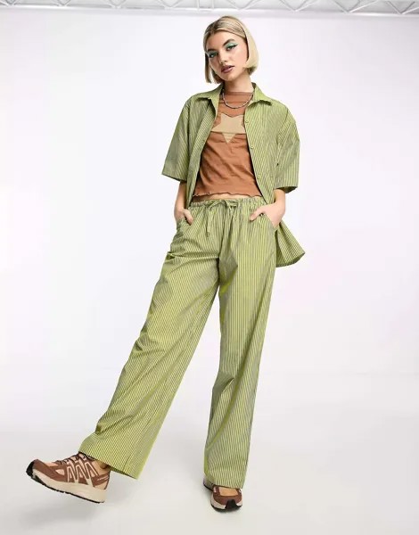 COLLUSION Комбинированные брюки в зеленую полоску