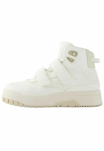 Кроссовки 11420260 Strappy High-Top With Technical Details Bershka