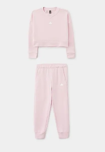 Костюм спортивный adidas