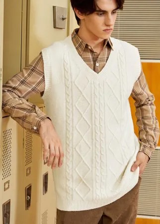Мужской вязаный свитер без рубашки