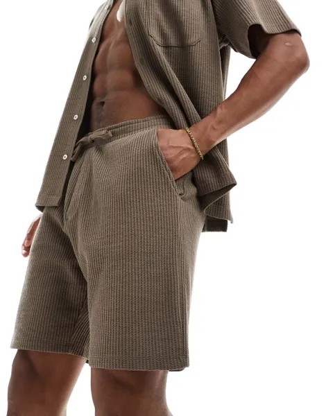 Selected Homme – коричневые вафельные шорты, часть комплекта
