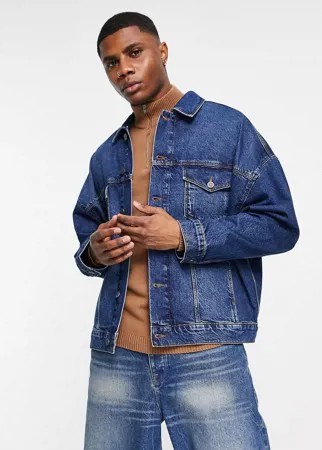 Джинсовая oversized-куртка винтажного темно-выбеленного оттенка ASOS DESIGN-Голубой