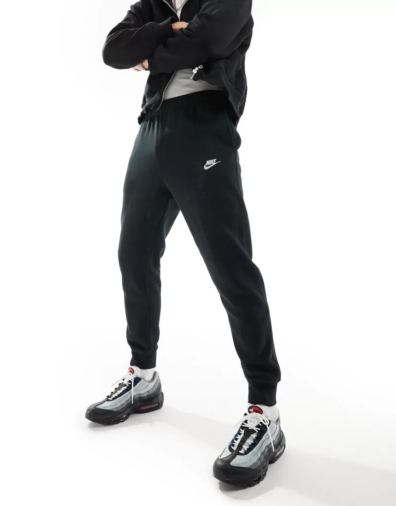 Черные джоггеры с манжетами Nike Club