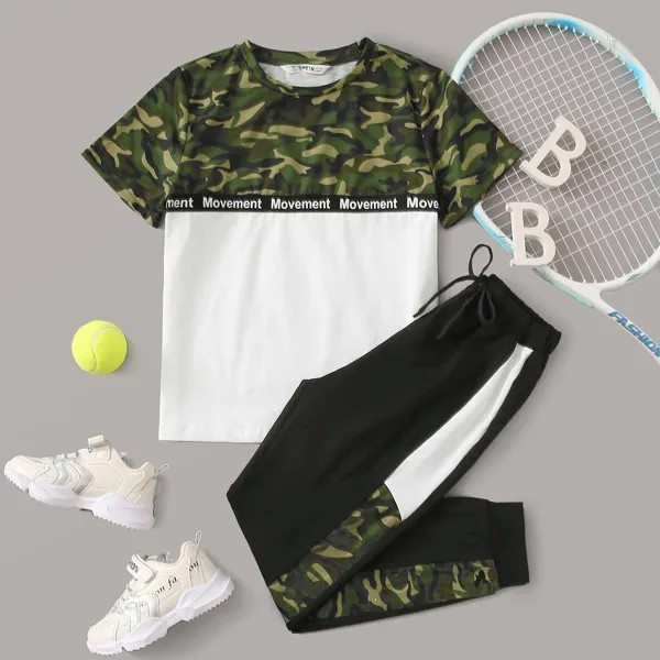 Контрастная камуфляжная футболка и спортивные брюки для мальчиков