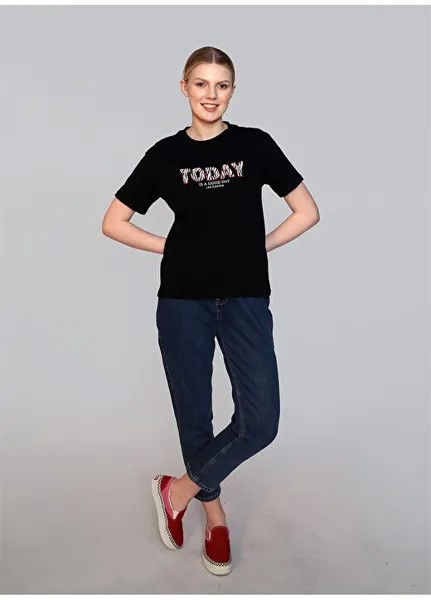 Черная женская футболка с круглым вырезом и принтом 242 LCF 242022 SANY BLACK Lee Cooper, черный