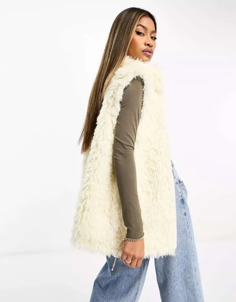 Пушистый кремовый жилет ASOS