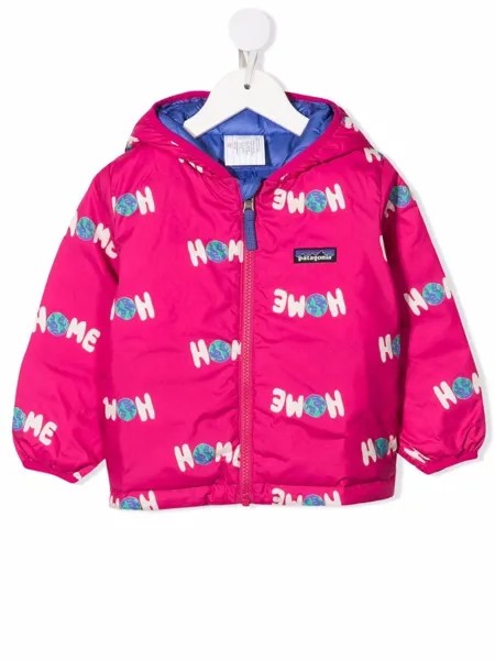 Patagonia Kids пуховик с принтом