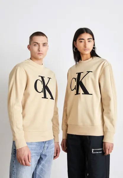 Толстовка Calvin Klein Jeans PERFORATED MONOLOGUE CREW NECK UNISEX, цвет warm sand