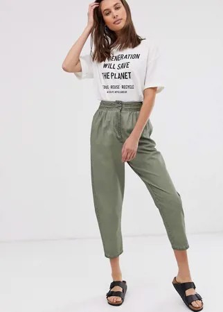 Брюки галифе с масляным эффектом и складками ASOS DESIGN-Зеленый