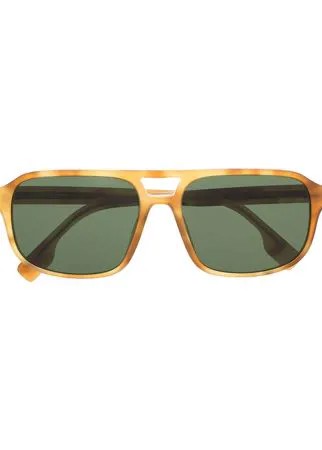 Burberry Eyewear солнцезащитные очки в массивной оправе