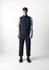 Жилет LATITUDE LIGHT VEST Oakley, черный