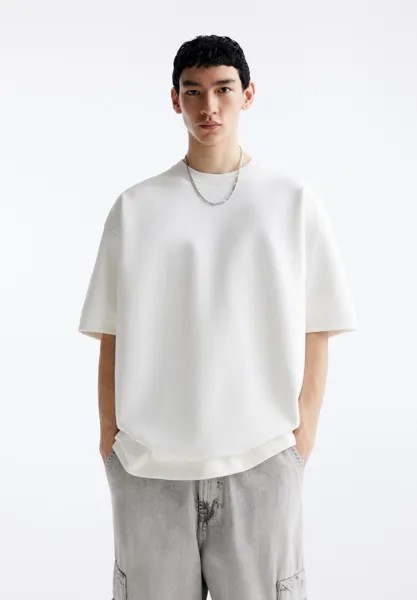 Базовая футболка SHORT SLEEVE PLUSH INTERLOCK PULL&BEAR, цвет white