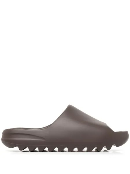 Шлепанцы YEEZY Soot 2021 adidas Yeezy, коричневый
