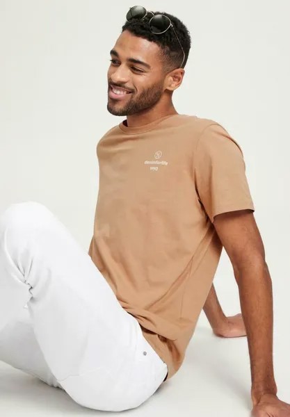 Принт на футболке Cross Jeans, светло-коричневый