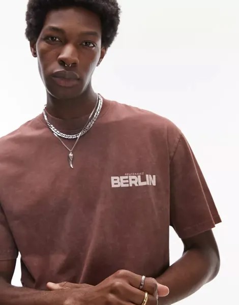 Размытая коричневая футболка оверсайз Topman с использованным принтом «Берлин»