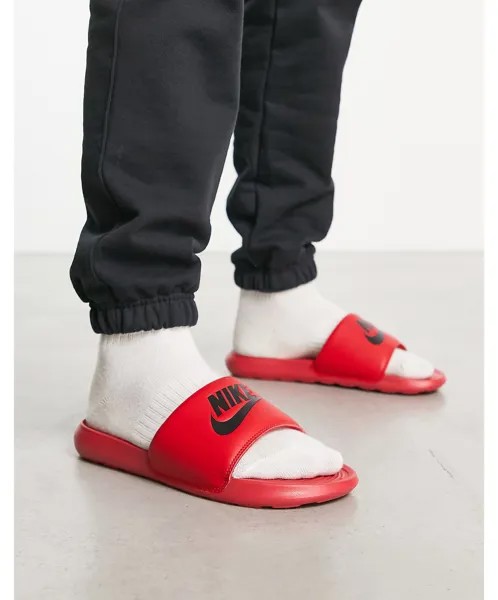 Красные шлепанцы Nike Victori