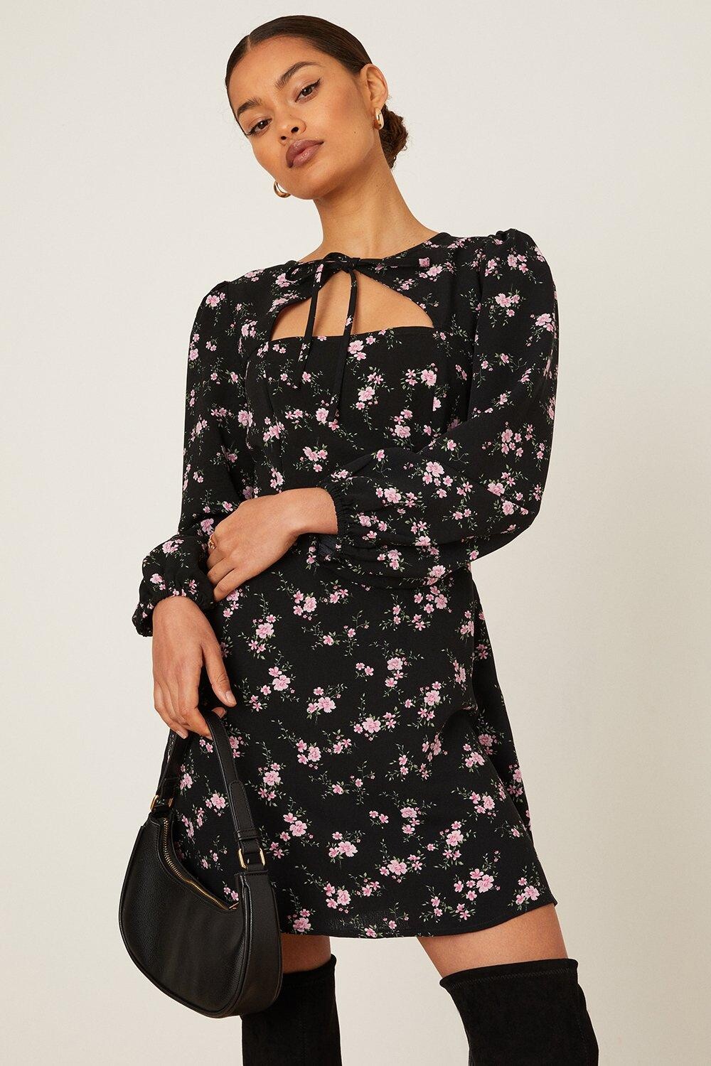 Мини-платье Petite Ditsy с цветочным принтом и завязками на шее Dorothy Perkins, черный