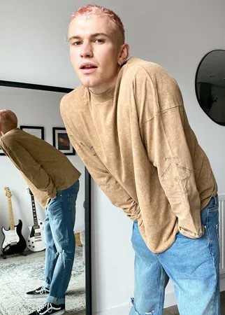 Oversized-лонгслив с эффектом кислотной стирки и принтом ASOS 4505-Коричневый цвет
