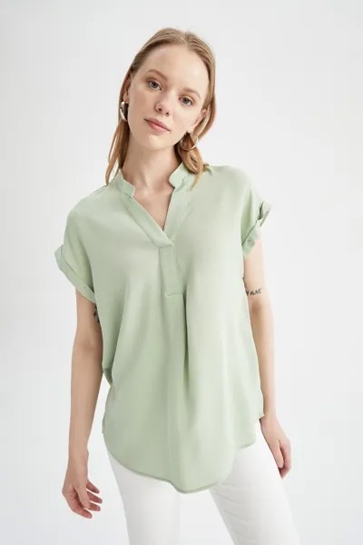 Блузка из вискозы стандартного кроя с высоким воротником и короткими рукавами DeFacto, зеленый