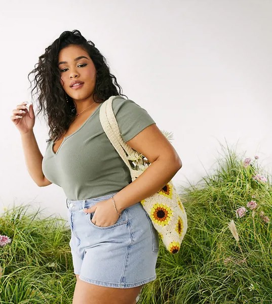 Облегающий топ цвета хаки с разрезом на горловине ASOS DESIGN Curve-Зеленый цвет