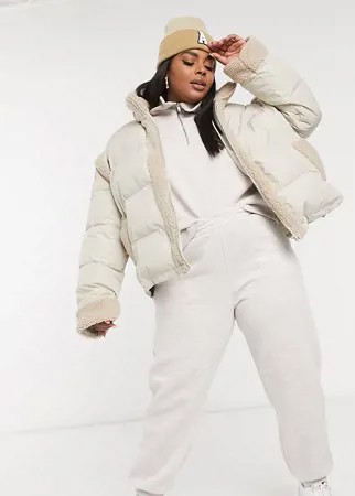 Кремовый пуховик со вставками из искусственного меха «борг» ASOS DESIGN Curve-Белый