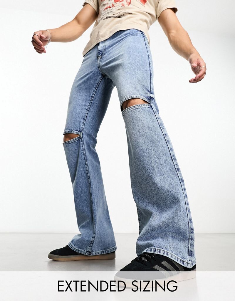 Синие расклешенные джинсы с открытыми коленями ASOS DESIGN