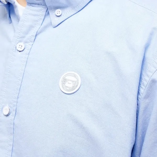 Оксфордская рубашка с камуфляжным силиконовым значком AAPE by A Bathing Ape Now, синий