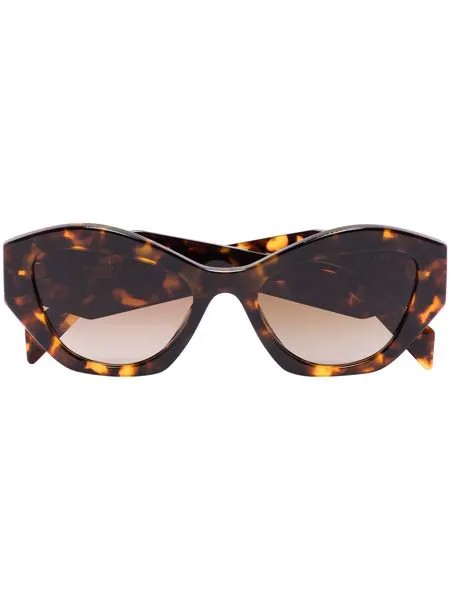 Prada Eyewear солнцезащитные очки в оправе 'кошачий глаз'