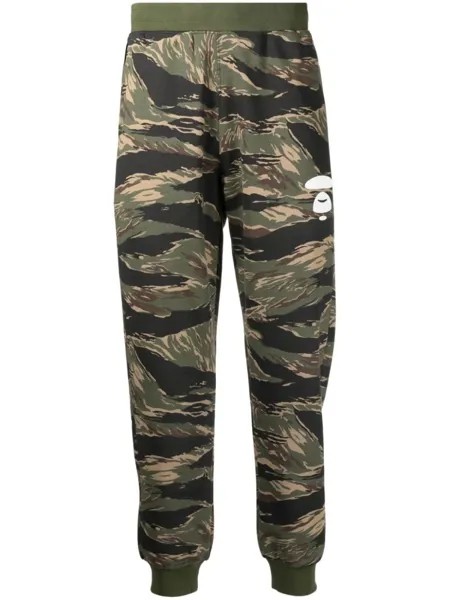 A Bathing Ape спортивные брюки с камуфляжным принтом, разноцветный