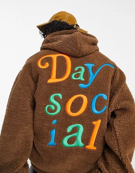 Oversized-худи из плюша коричневого цвета с большим вышитым логотипом на спине ASOS Daysocial-Коричневый цвет