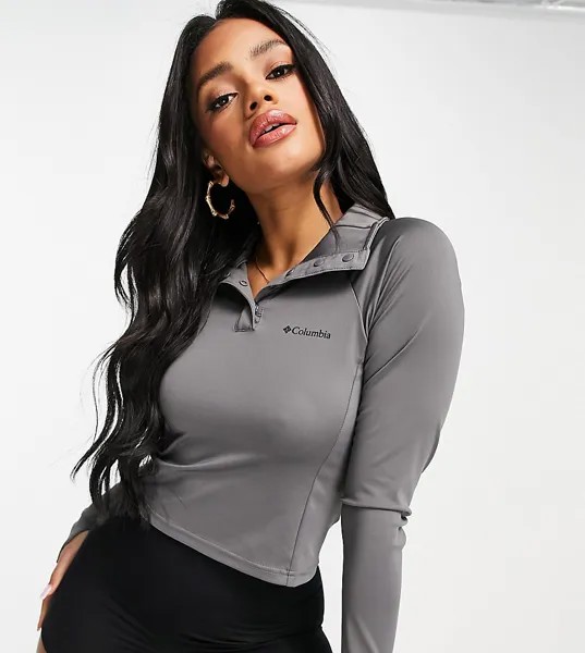 Укороченный лонгслив серого цвета Columbia Training CSC Sculpt – эксклюзивно для ASOS-Серый