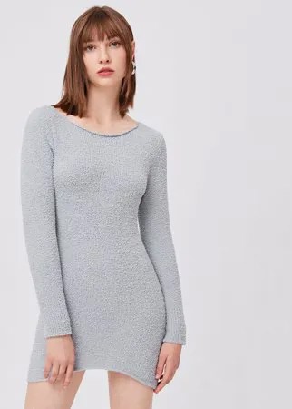 Однотонное платье-свитер мини