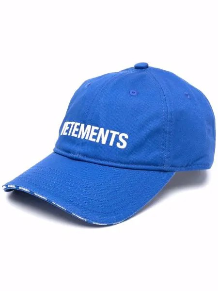 VETEMENTS бейсболка с вышитым логотипом