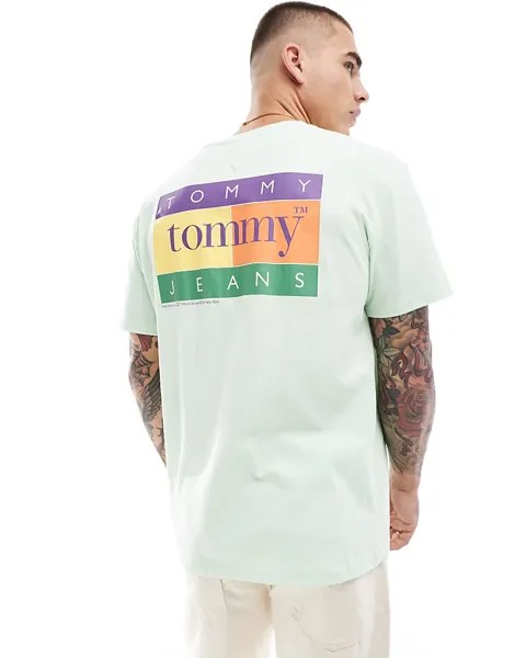 Зеленая летняя футболка с флагом Tommy Jeans