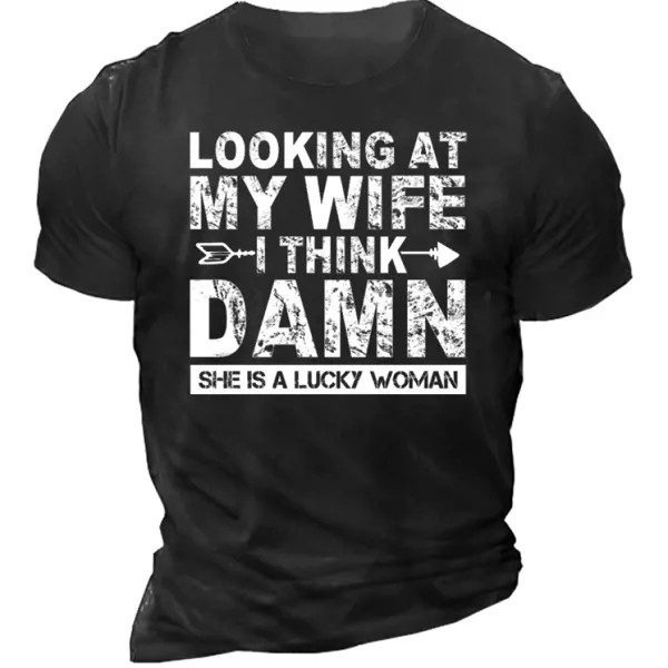 Глядя на мою жену я думаю черт возьми она счастливая женщина мужская футболка