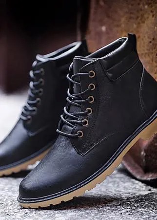 Мужские минималистичные ботинки на шнурке